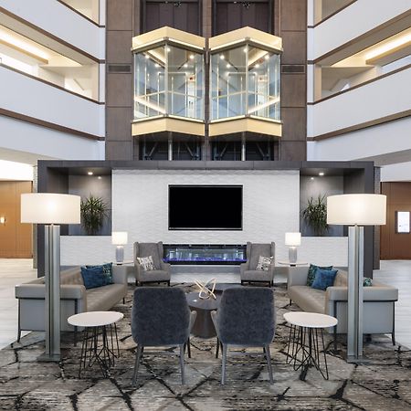 Hotel Crowne Plaza Lansing By Ihg Exterior foto