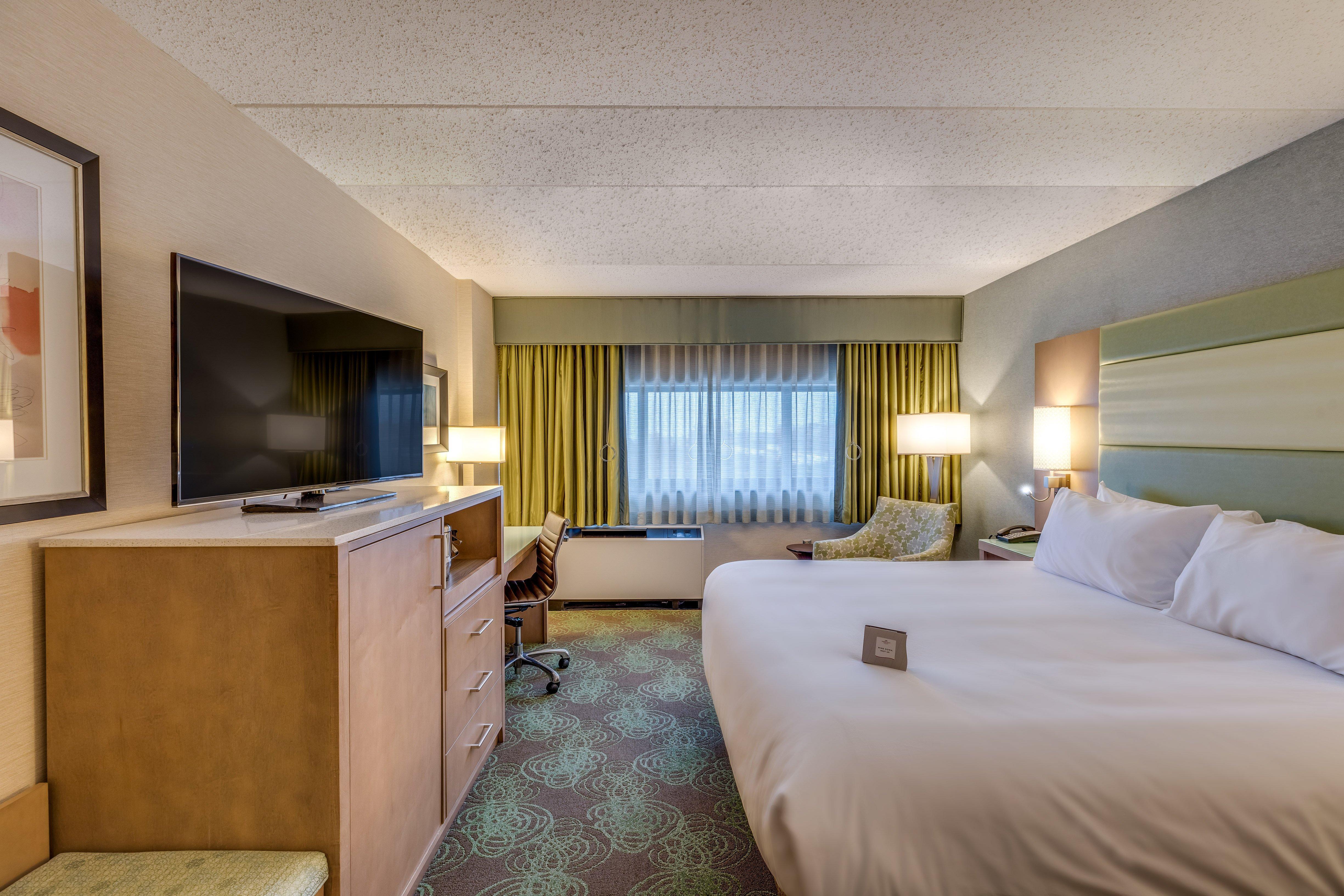 Hotel Crowne Plaza Lansing By Ihg Exterior foto