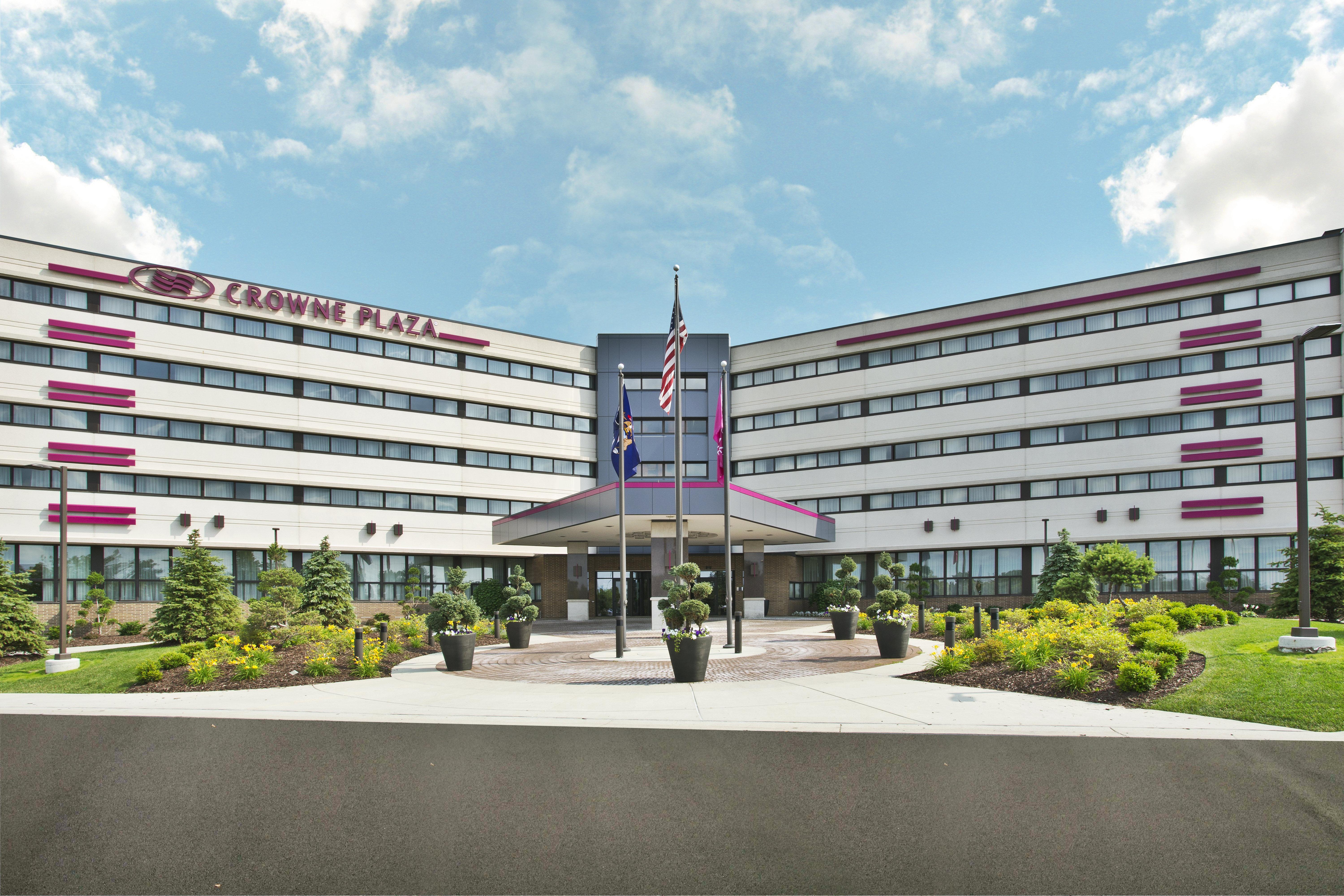Hotel Crowne Plaza Lansing By Ihg Exterior foto
