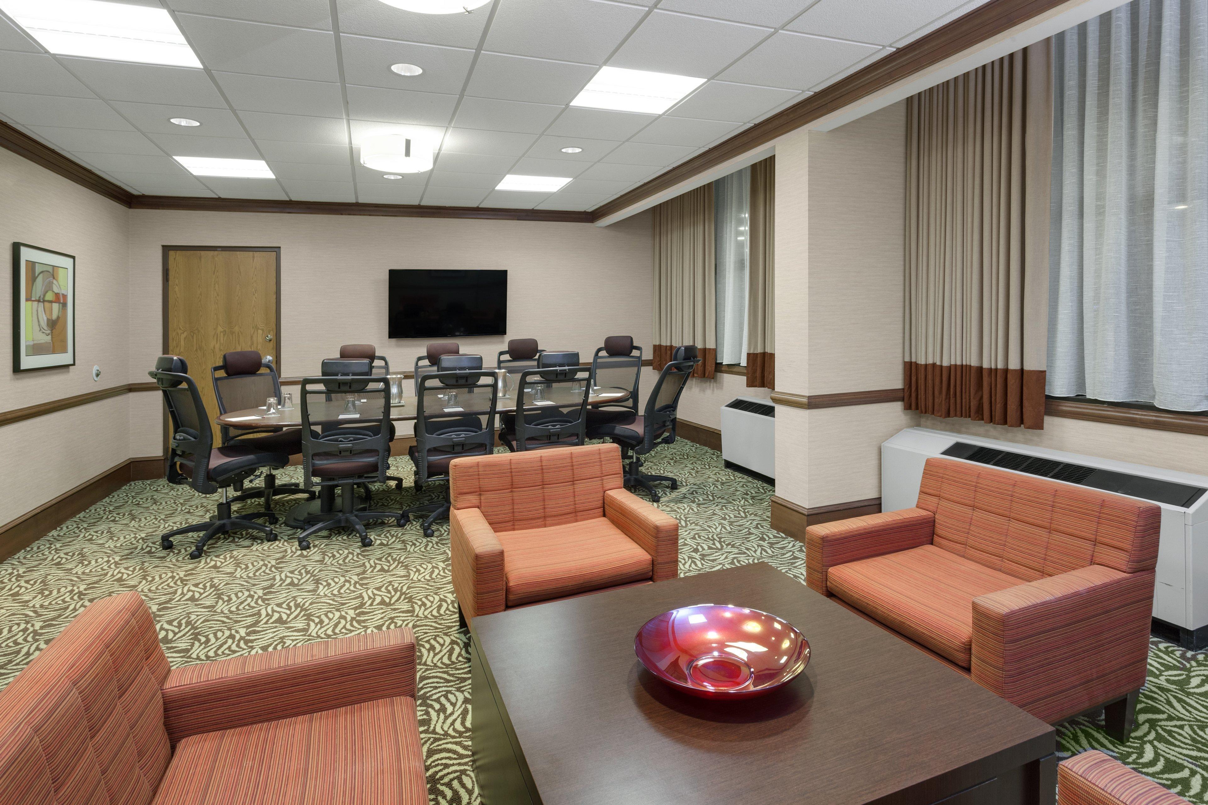 Hotel Crowne Plaza Lansing By Ihg Exterior foto