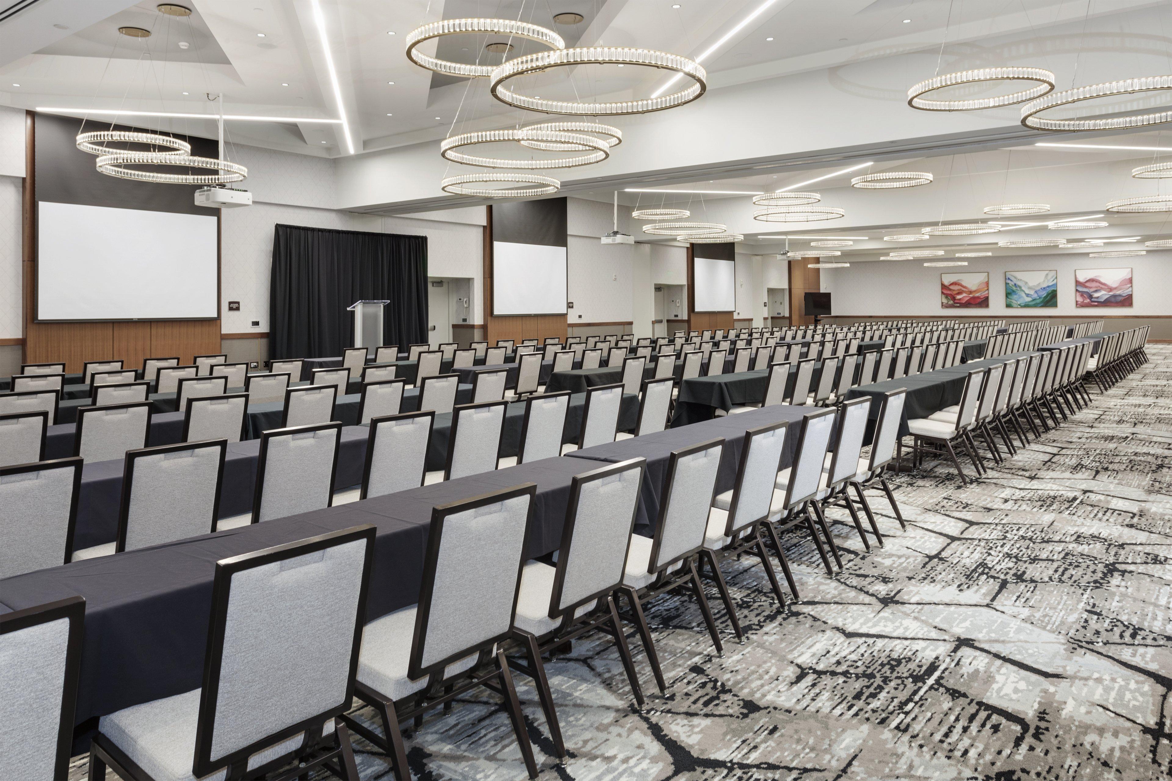 Hotel Crowne Plaza Lansing By Ihg Exterior foto