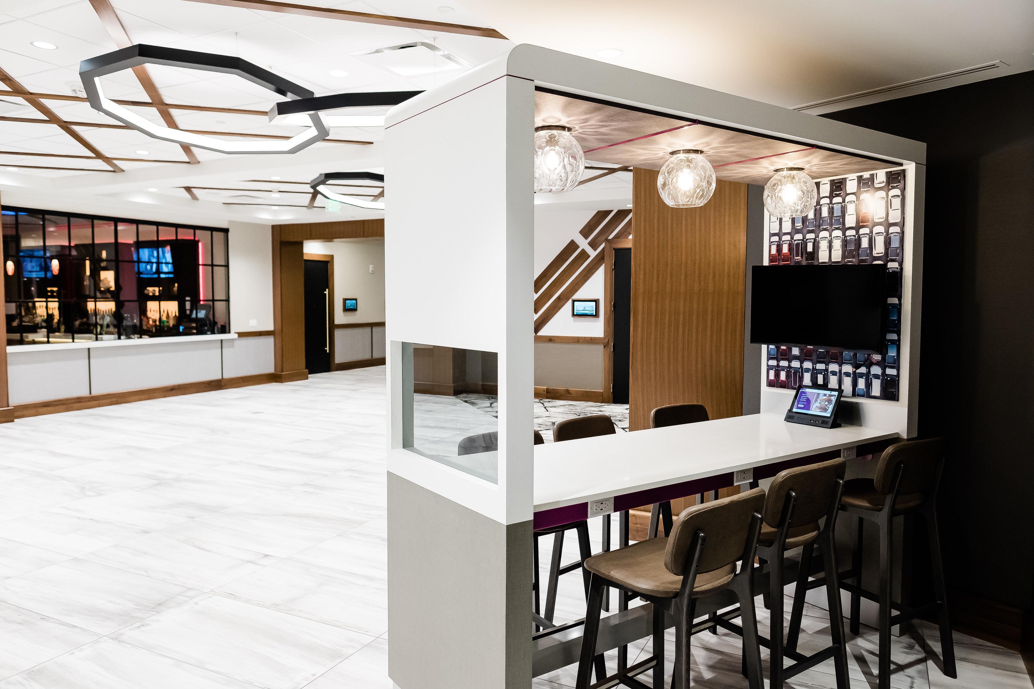 Hotel Crowne Plaza Lansing By Ihg Exterior foto
