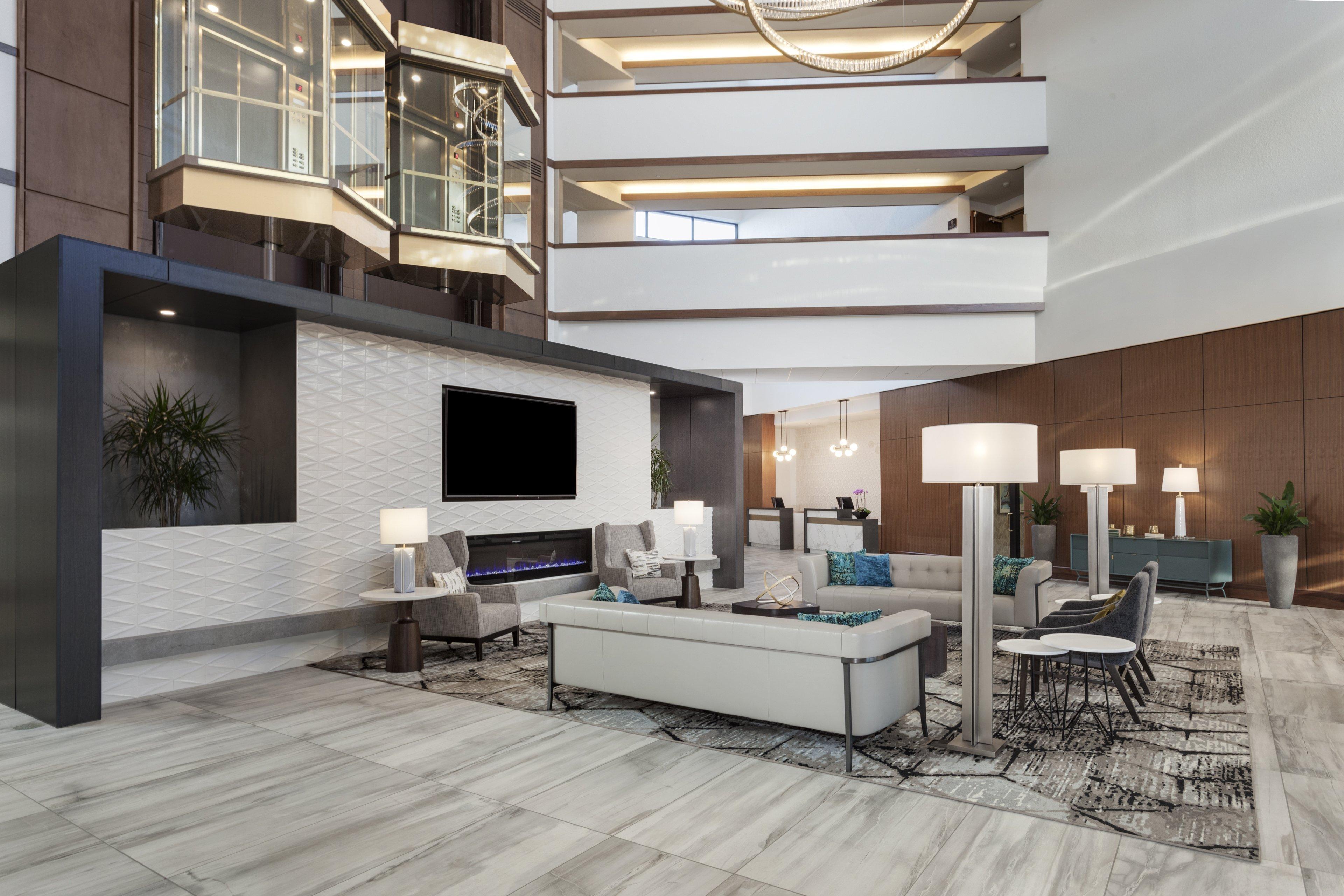 Hotel Crowne Plaza Lansing By Ihg Exterior foto