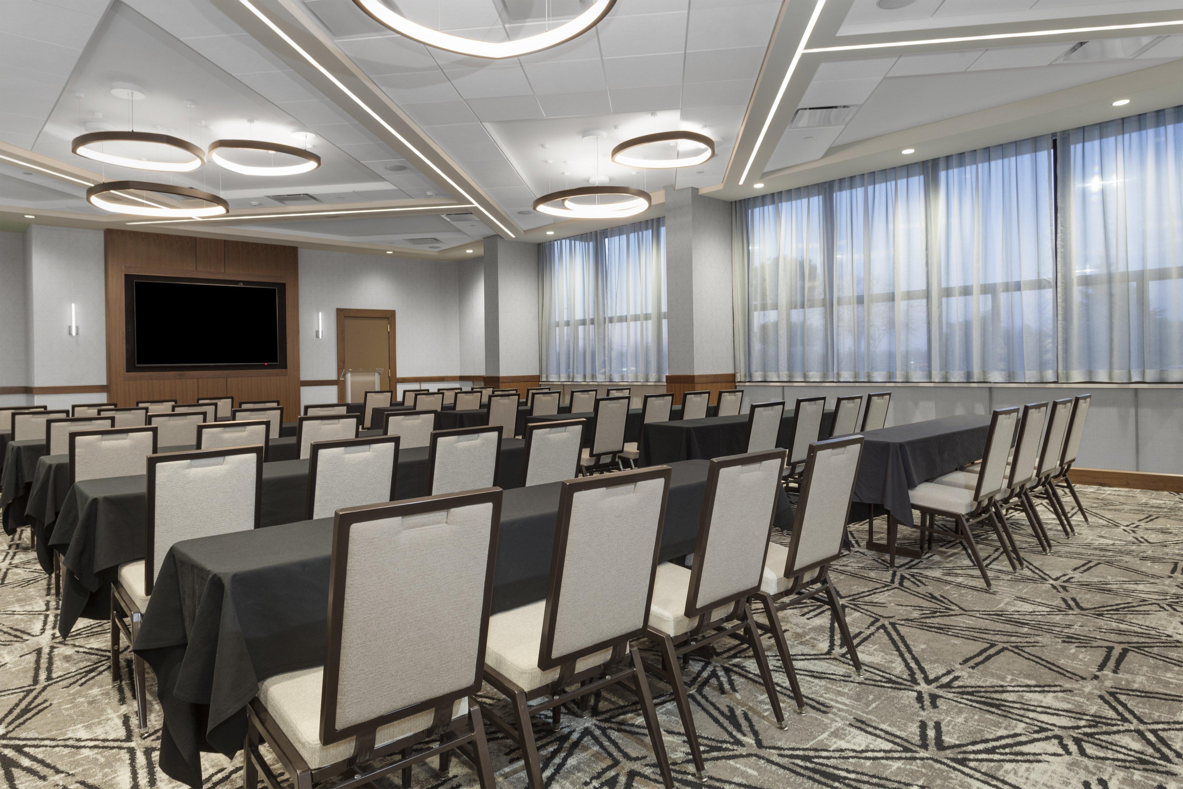 Hotel Crowne Plaza Lansing By Ihg Exterior foto