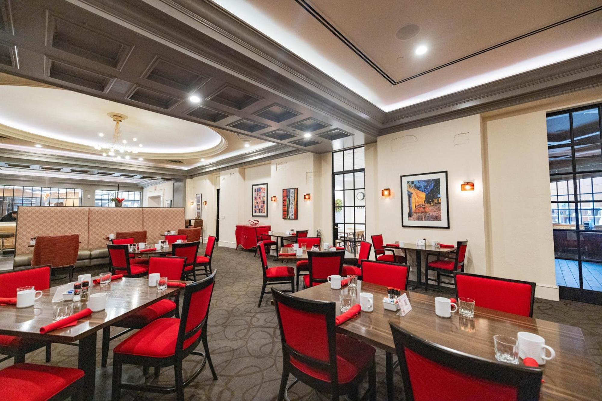 Hotel Crowne Plaza Lansing By Ihg Exterior foto