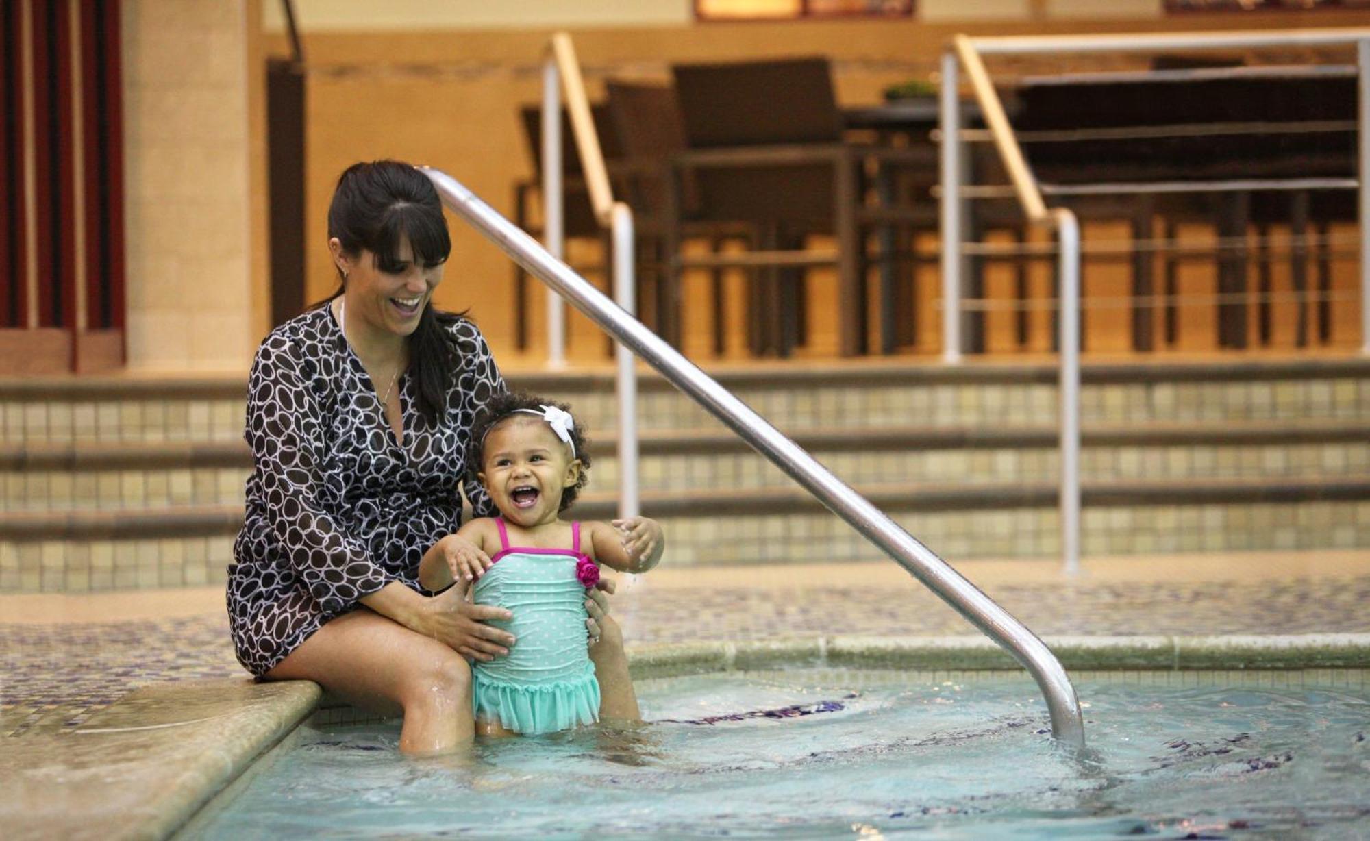 Hotel Crowne Plaza Lansing By Ihg Exterior foto